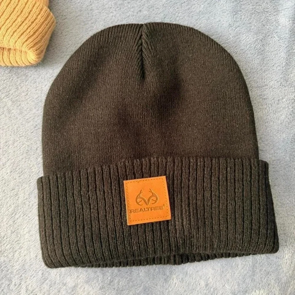 Realtree‎ black , light brown  and black  beanie set  of 3